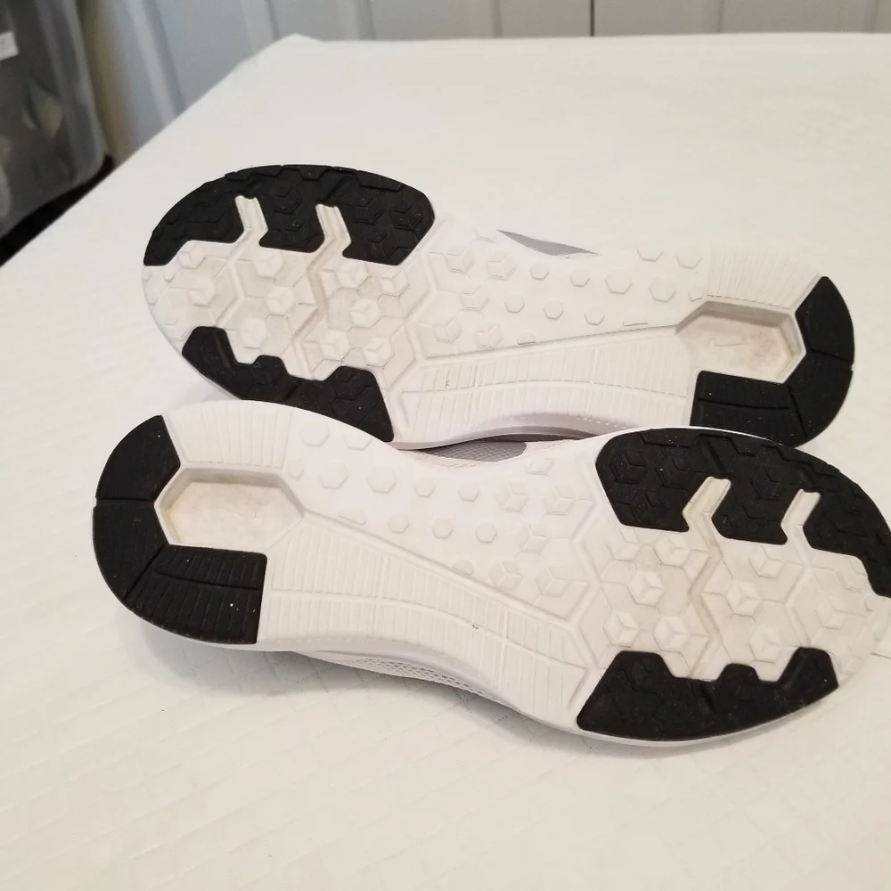 Lot of 2 pairs size 6 women's sneakers Ryka,Nike with Flaws
